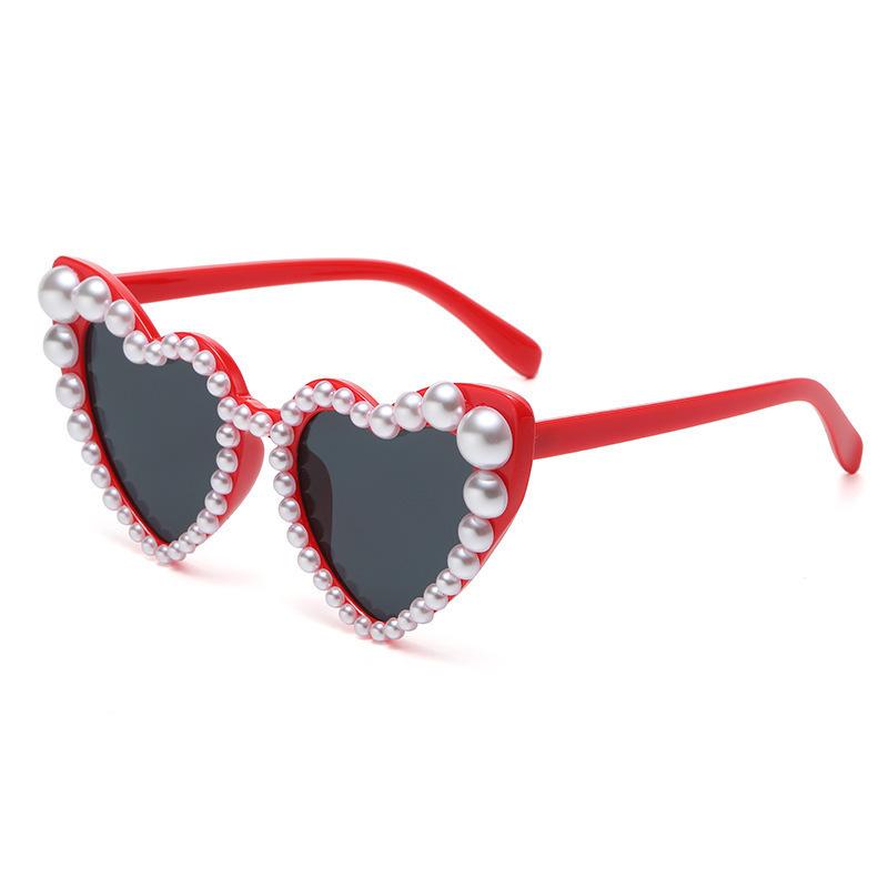 2026 Cute Heart Sunglasses Pearl Beaded Frame UV Blocking Trendy Eyewear For Women and Girls KJ211