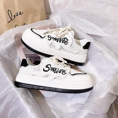 2024 Весна/Лето Новые Универсальные Повседневные Спортивные Дышащие Кроссовки Для Бордбординга Толстая Подошва Маленькие Белые Туфли Для Женщин