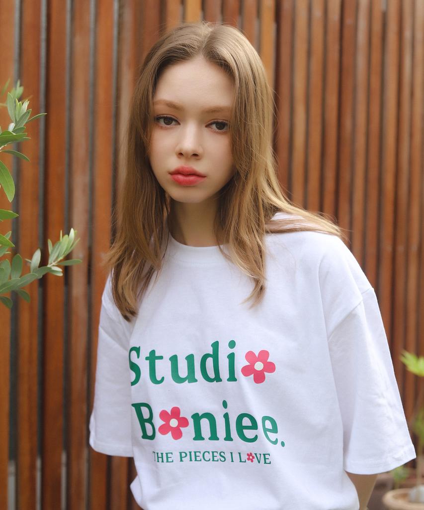 BONIEE Flower Typo Logo Graphic Loose T-Shirt White