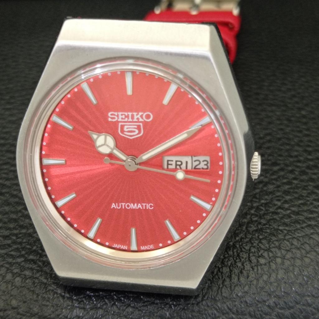 Seiko 5 АВТОМАТИЧЕСКИЕ 6309A ВИНТАЖНЫЕ ЯПОНСКИЕ МУЖСКИЕ ЧАСЫ С КРАСНЫМ ЦИФЕРБЛАТОМ a701462-5 R206b-a701462