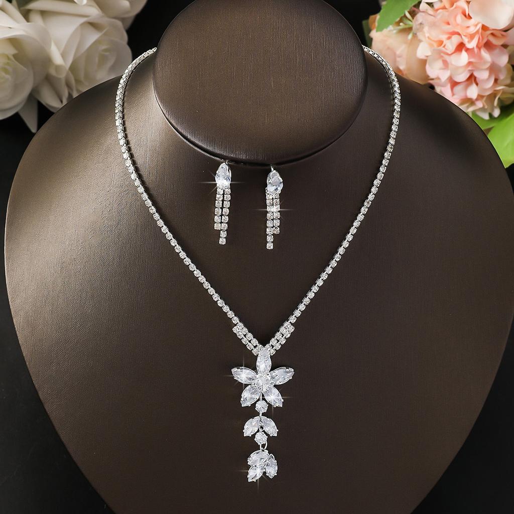 3 шт. Женская мода медная инкрустированная бриллиантами цепочка-коготь цветок ожерелье серьги комплект подходит для свадьбы, вечеринки, фестиваля подарки