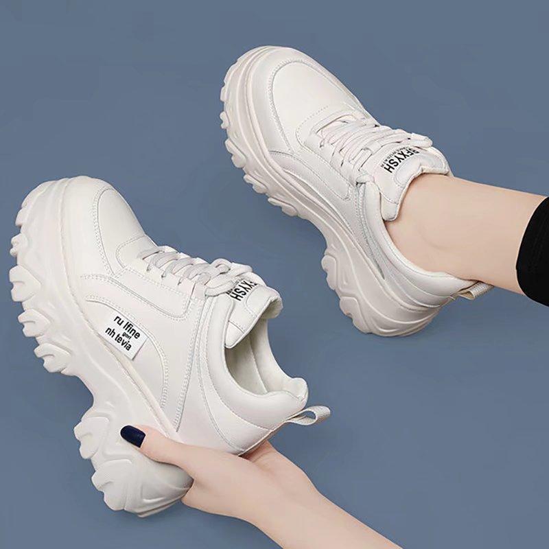 Женская обувь на высокой платформе 10 см, флисовая обувь для теплых зимних видов спорта, черные туфли для папы, низкие сапоги и кожаная обувь для женщин