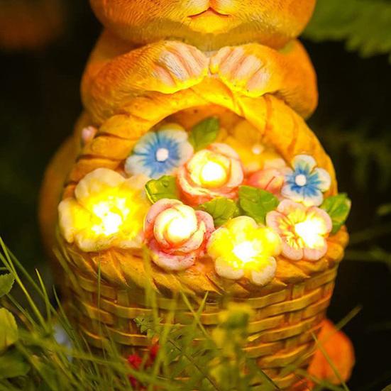 Садовая статуэтка кролика на солнечной батарее Yousheng с 5 светодиодными лампами, цветочная корзина, уличная резиновая фигурка кролика, украшение для патио, двора, лужайки, пасхальное украшение