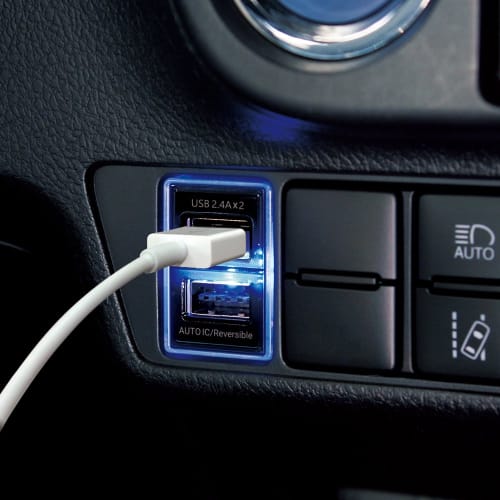 Tsuchiya Yac (Tsuchiya Yac) Car Model Specific Product Toyota Series Power Socket Reversible USB Port 4.8A VP-131