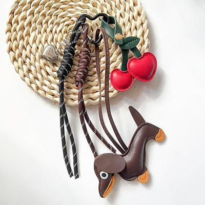 Монетницы, зажимы, брелоки – Брелоки