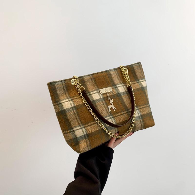 Зимняя вместительная шерстяная сумка 2024 года, новая женская сумка, тренд, популярная сумка-мессенджер, универсальная сумка через плечо, сумка-тоут