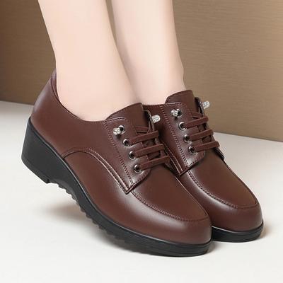 Модные женские кроссовки Женские удобные слипоны Женские туфли на танкетке из мягкой кожи Одинарные повседневные туфли Мамины туфли на высоком каблуке