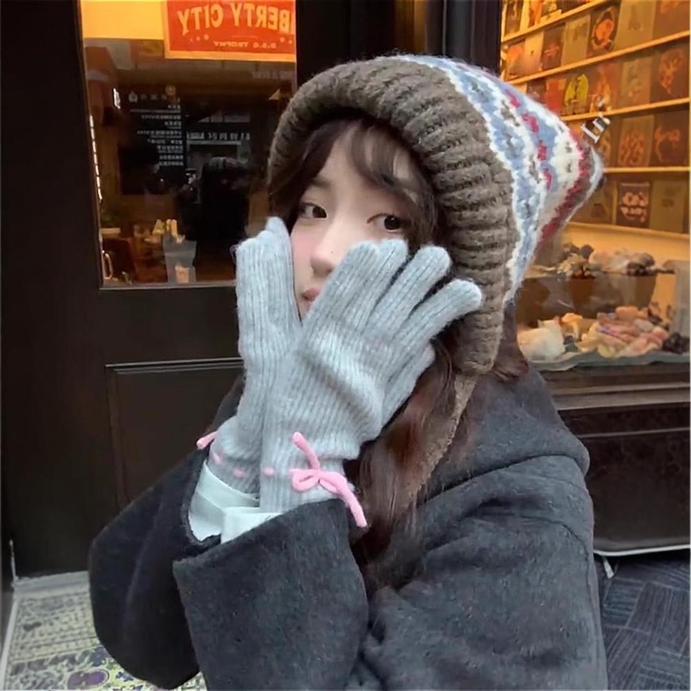 Autumn Winter 2025 New Woolen Hat Women Hepburn Style Striped Spliced Belt Thickened Warm Knitted Ear Protection Hat