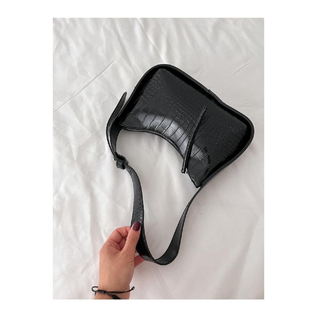 Women's Crocodile Patterned Black Baguette Bag