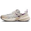 Женские кроссовки V2K Run Premium Light Bone Viotech кремовый Sanddrift металлик-серебристый HF4305-072