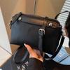 Popular Handbag Women's 2025 Autumn New Fashion Retro Shoulder Bag Commuter Messenger Small Square Bag