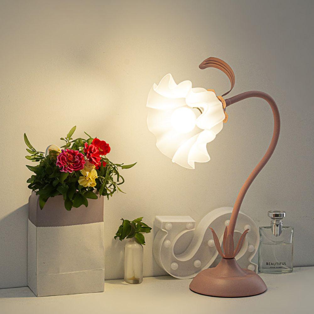 Retro Atmosphere Desk Lamp Pastoral Country LED Desk Lamp Green Bedside Lamp House Lighting