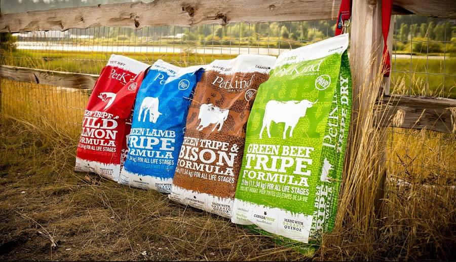 PetKind Green Tripe & Bison 2.72kg [Dog-Friendly Original Imabari Hand Towel Set] [Towel Color: White] [Authentic]