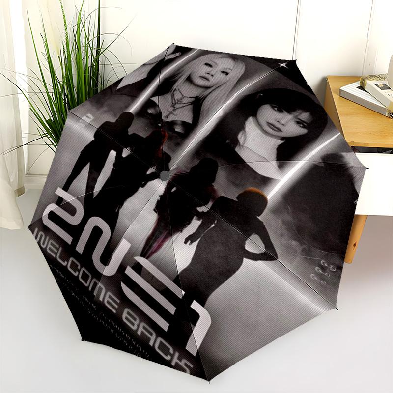 Monochrome Elegance: Fashion Icons Folding umbrella Umbrella 8 paraphenoid bones Sun umbrella Sun umbrella Three folds