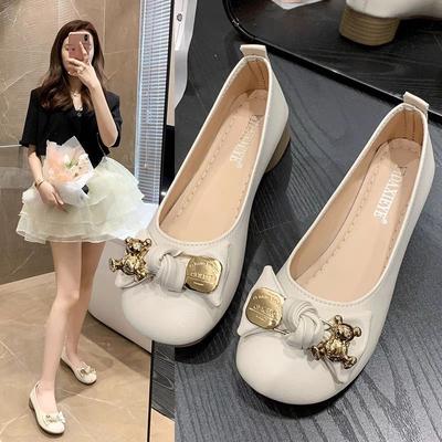 2024 Универсальные женские туфли на плоской подошве в британском стиле с мягкой подошвой для работы, модные повседневные и удобные женские туфли на плоской подошве