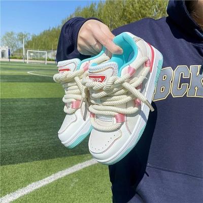 Модные женские теннисные кроссовки для отдыха на открытом воздухе, удобные туфли на толстой подошве, повседневные спортивные базовые женские вулканизированные туфли 2024 года, новые