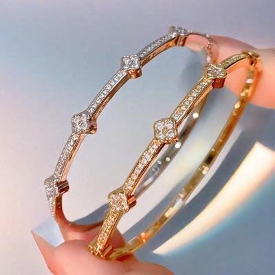 Four-leaf Clover Bracelet Girls Light Luxury High-end Personalized Bracelet Gypsy Star Large Round Diamond Inlaid Bracelet