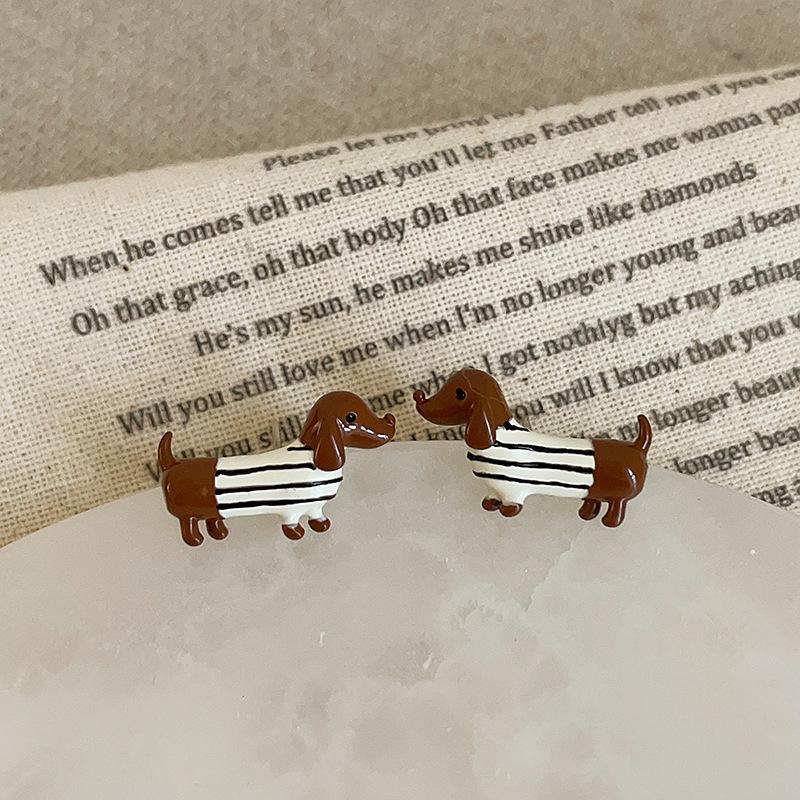 Маленькие и милые, капающие маслом, серьги-гвоздики в виде таксы, уникальный женский дизайн, индивидуальность, мода, изысканные и универсальные серьги