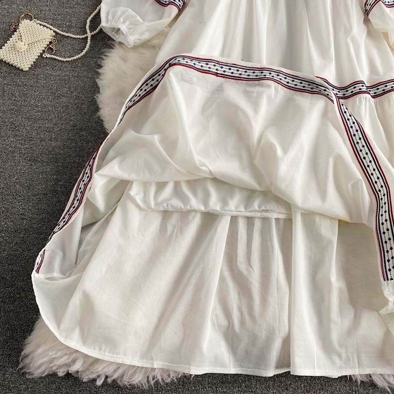 Holiday Retro Ethnic Embroidery Dresses Women Vintage V-neck Tassel Lace Up Dress Party Long Sleeve Fashion Long Dress Loose New