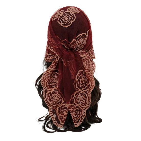 Платок на голову квадратный шарф с кружевной вышивкой розовые элементы мягкая ткань кружево головной убор акцент одежды