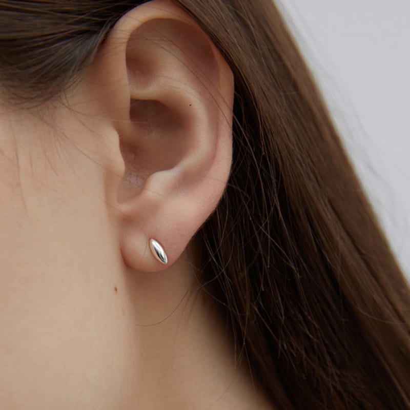 Primaute [SILVER925] Мини-серьги-гвоздики овальной формы
