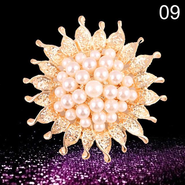 Fashion Jewelry High Quality Gold Color Brooch Pins Crystals Imitation Pearl Flower Brooch Women Wedding Party Accessories