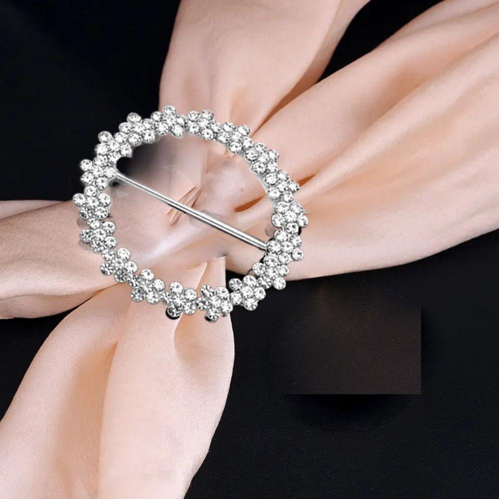 Pearl Clothing Corner Hem Waist Buckles Scarf Buckle Shirt T-shirt Fixed Holder for T-Shirt Party