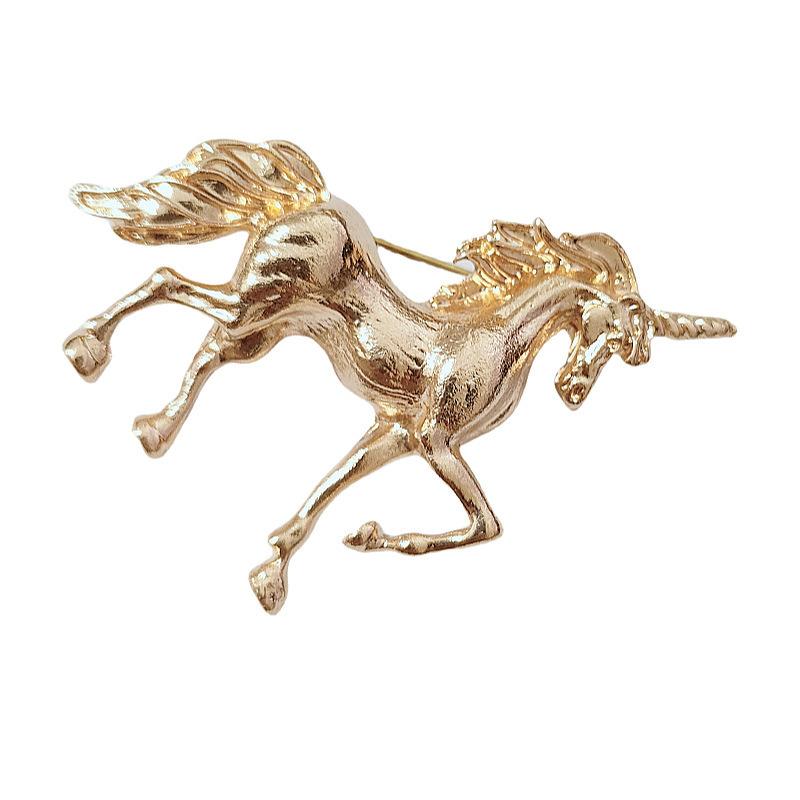 Classic Horse Brooch For Women Men Versatile Clothing Animal Pins Friends Party Gifts Banquet Jewelry Accessory