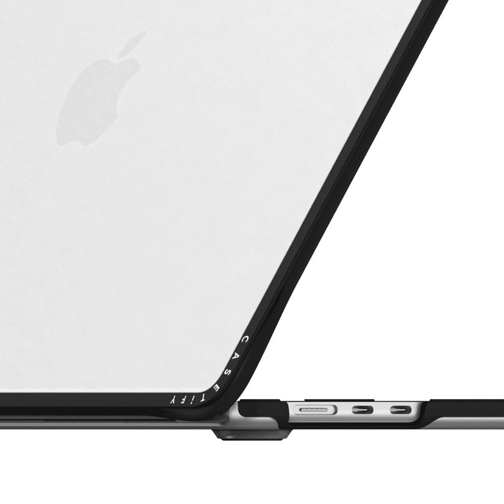 Ударопрочный чехол CASETiFY для MacBook Air 15" (M2 - M5) - Чистый черный