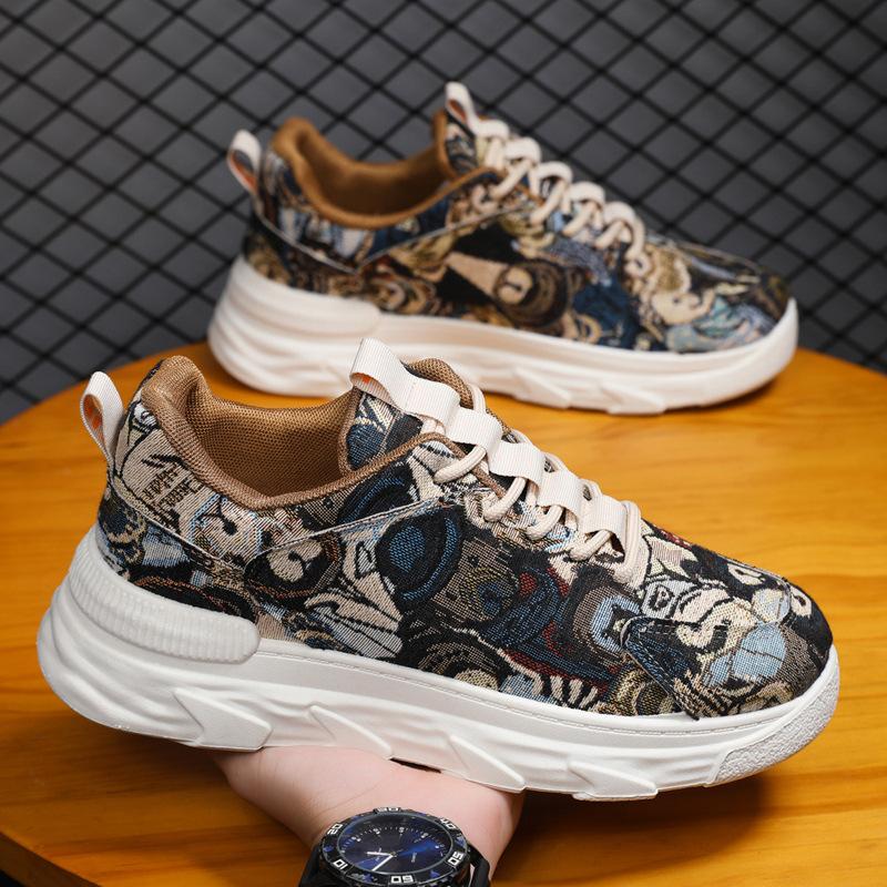 Processing Custom Large Size Men's Autumn Cloth Shoes Comfortable and Versatile Sports Shoes Trend Printing Dad Shoe Manufacturer