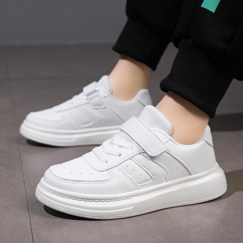 New styles of children's sneakers for spring and autumn, including athletic shoes for girls and boys, student shoes, and fashionable casual shoes