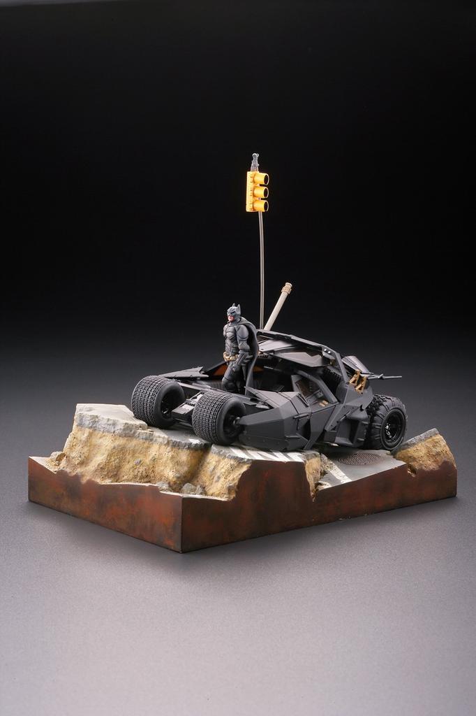 Legacy OF Revoltech Batmobile Tumbler в GOTHAM CITY окрашенный готовый продукт ABS&PVC