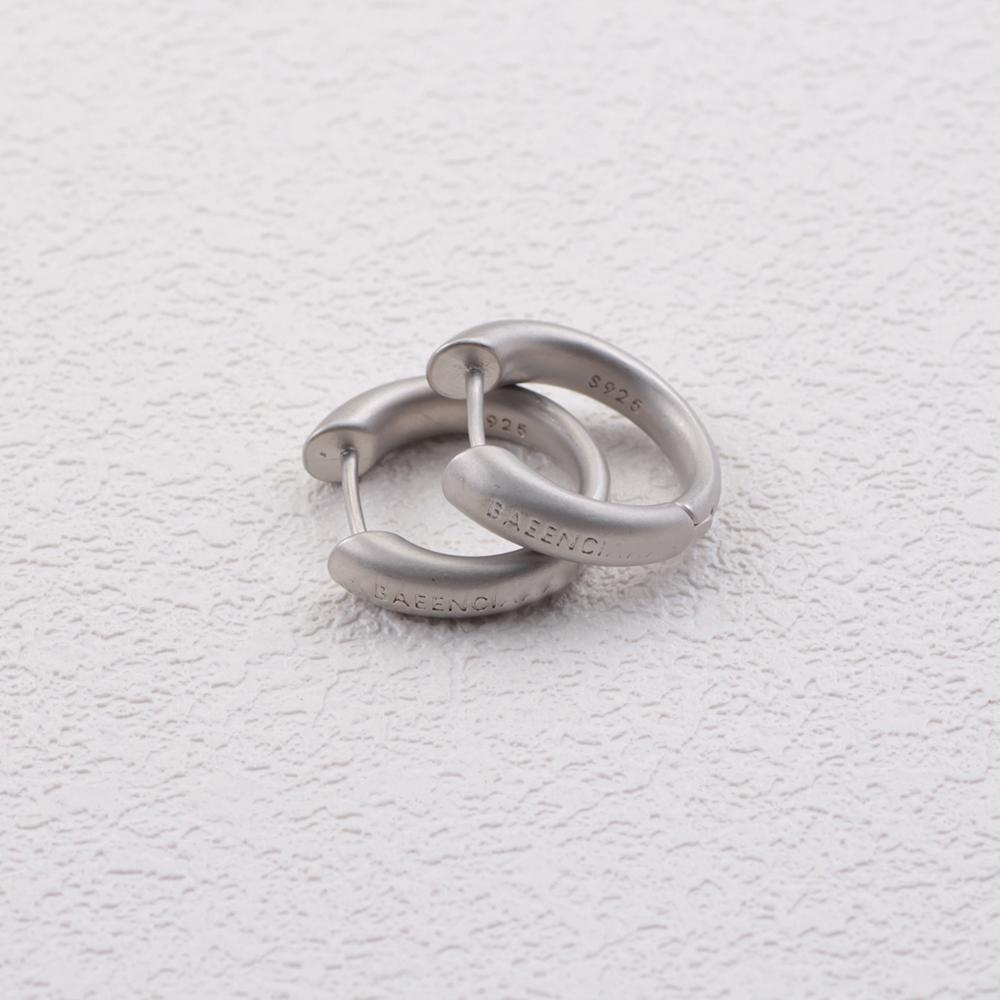 925 Стерлинговое серебро Матовое Золото медь Простой Круг Модные Мода Легкая Роскошь Дизайн Серьги Серьги Тип С