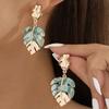 Элегантные серьги-подвески с зелеными листьями с прорезями, этнические металлические серьги-подвески золотистого цвета для женщин, ювелирные подарки