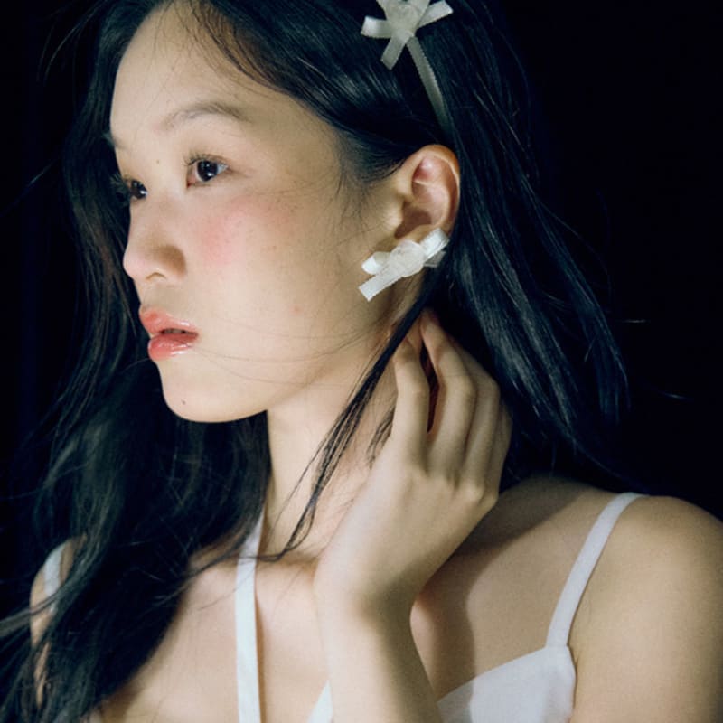 LOVUEE Повязка на голову 'Морозная роза' с кремовыми бантами