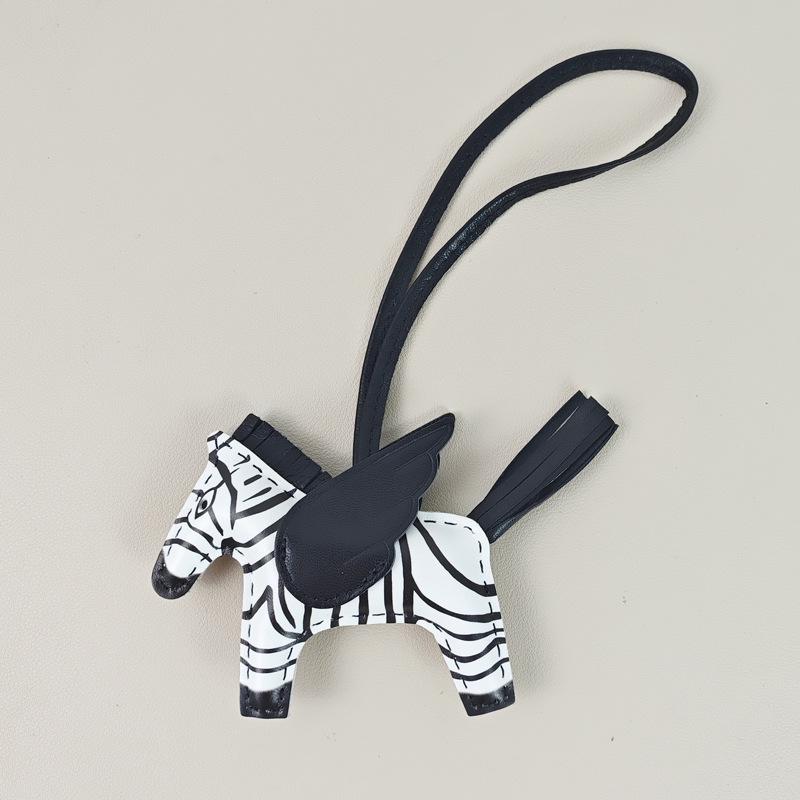 Подвеска для сумки-лошадки из натуральной кожи с отделкой из овчины и крокодила, сшитой вручную