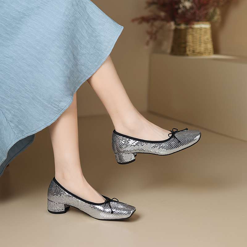 Krazing Pot Овечья кожа Лето Весна Осень Средний каблук Slip on Женские бабочка-узлом Европейский дизайн квадратный носок туфли-лодочки с неглубокой подошвой