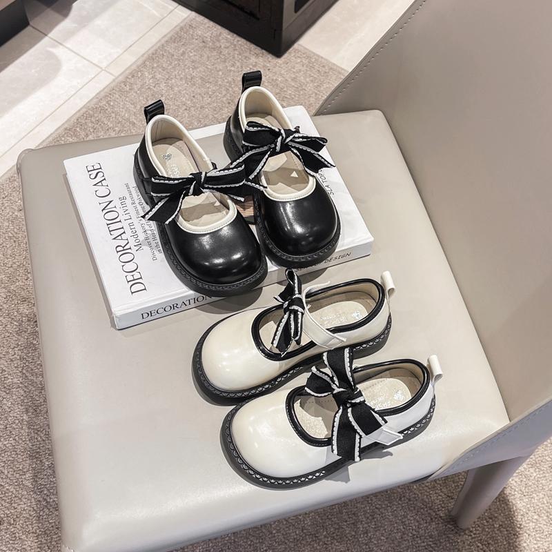 2024 Новые кожаные туфли для девочек Простые нескользящие банты с круглым носком Универсальные мягкие элегантные детские мокасины принцессы в корейском стиле Мягкие весенние