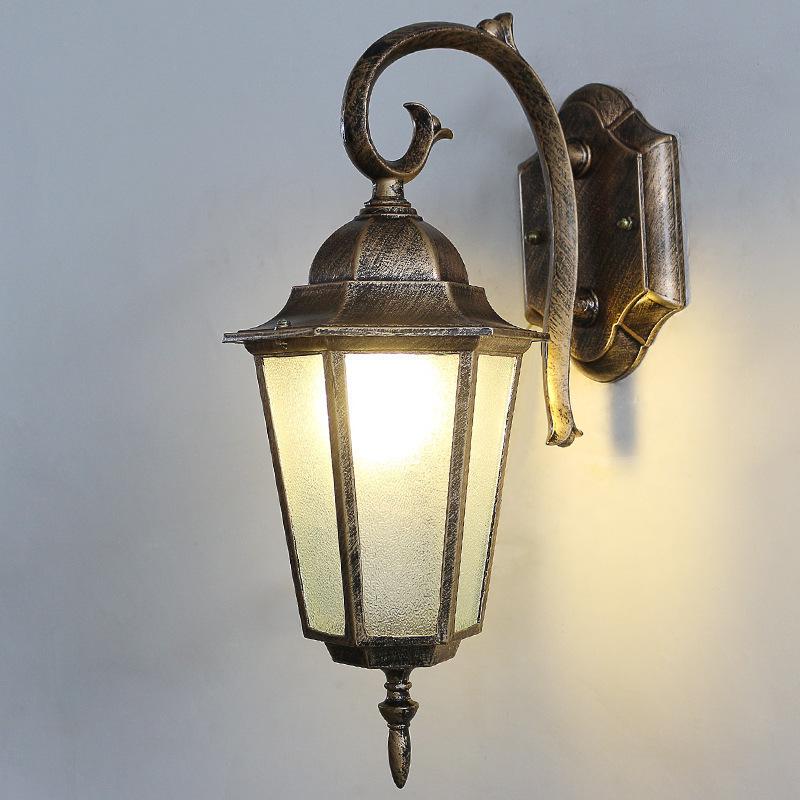 Ретро Водонепроницаемый Наружный Настенный Светильник для Балконов, Дворов и Лестниц - Американский/Европейский Стиль