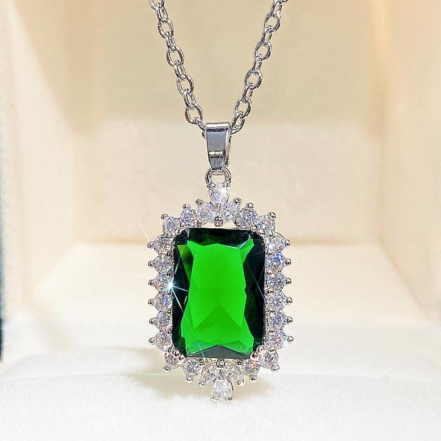 Huitan Aesthetic Colorful Cubic Zirconia Pendant Necklace Women For Wedding Party Temperament Lady 'S Neck Accessory Jewelry