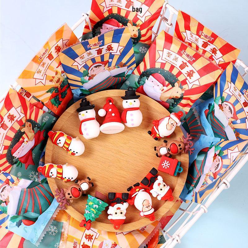 Christmas Figurine Keychain: PVC Soft Rubber Ornament for Bag Decoration & Small Gift