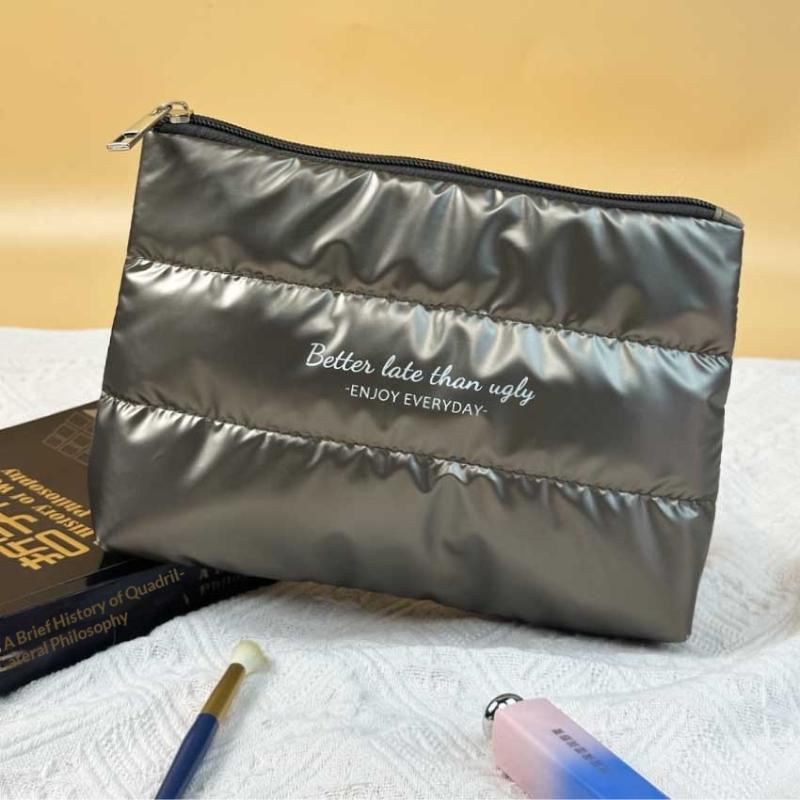 Portable Shiny Fluffy Makeup Bag Large Capacity Zipper Pouch Cosmetic Bag Quilted Puffer Toiletries Skincare Storage Bag Travel