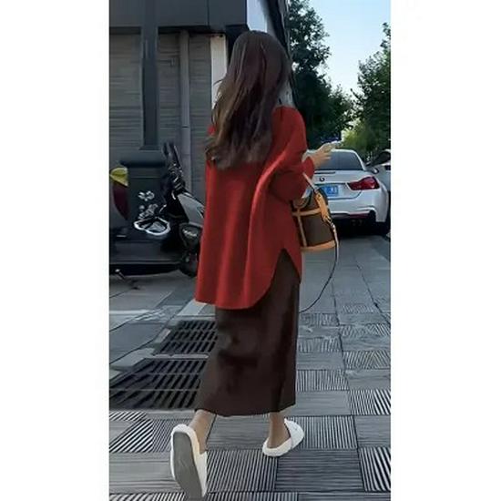 Женская весенняя коллекция: Очаровательное и уникальное утягивающее платье и костюм-двойка