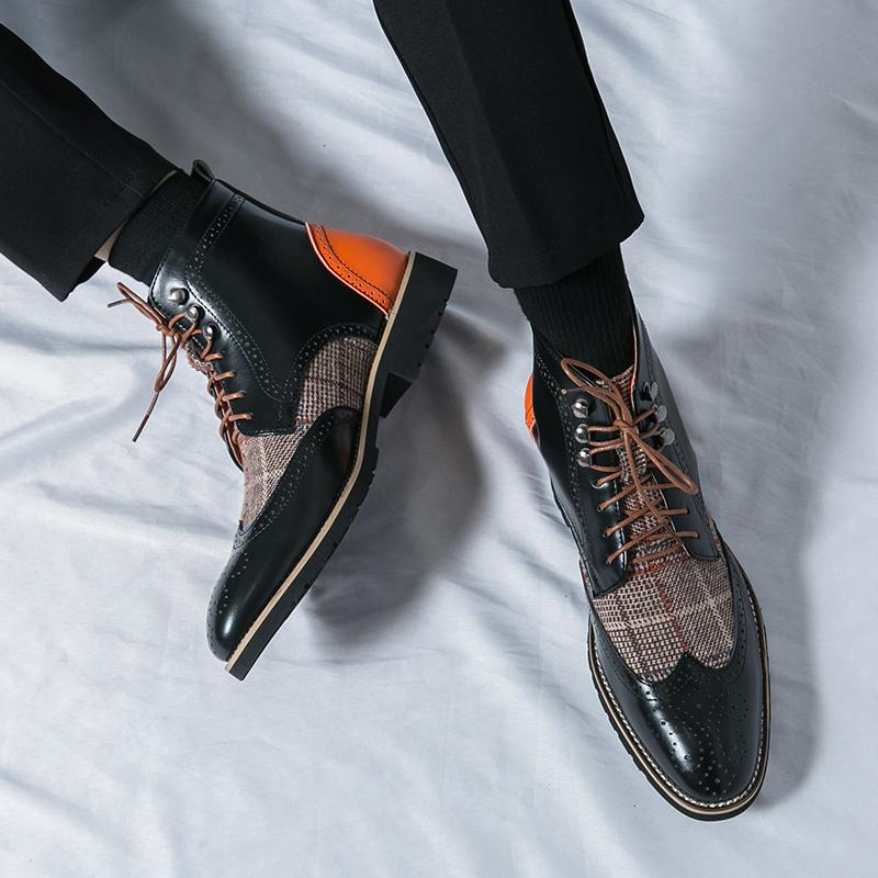 Мужские броги Мотоциклетные повседневные ботильоны с клетчатой ​​строчкой Индивидуальные демисезонные ботинки Платье с крылышками Формальный кожаный смокинг Свадебная обувь