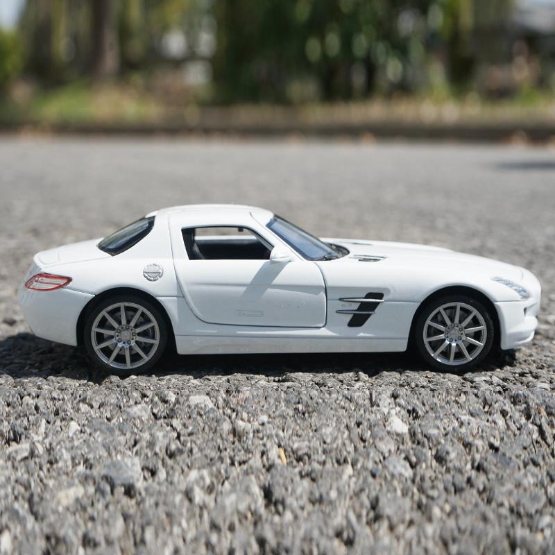 Welly 1/24 Металлическая модель автомобиля Mercedes-Benz SLS AMG Литье под давлением и игрушечные транспортные средства Коллекционная игрушечная машина Подарки на день рождения для мальчика