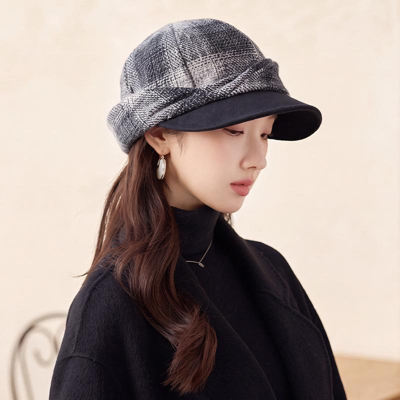 Autumn and winter British retro cap casual outdoor warm hat women's versatile simple short brim hat plaid equestrian hat