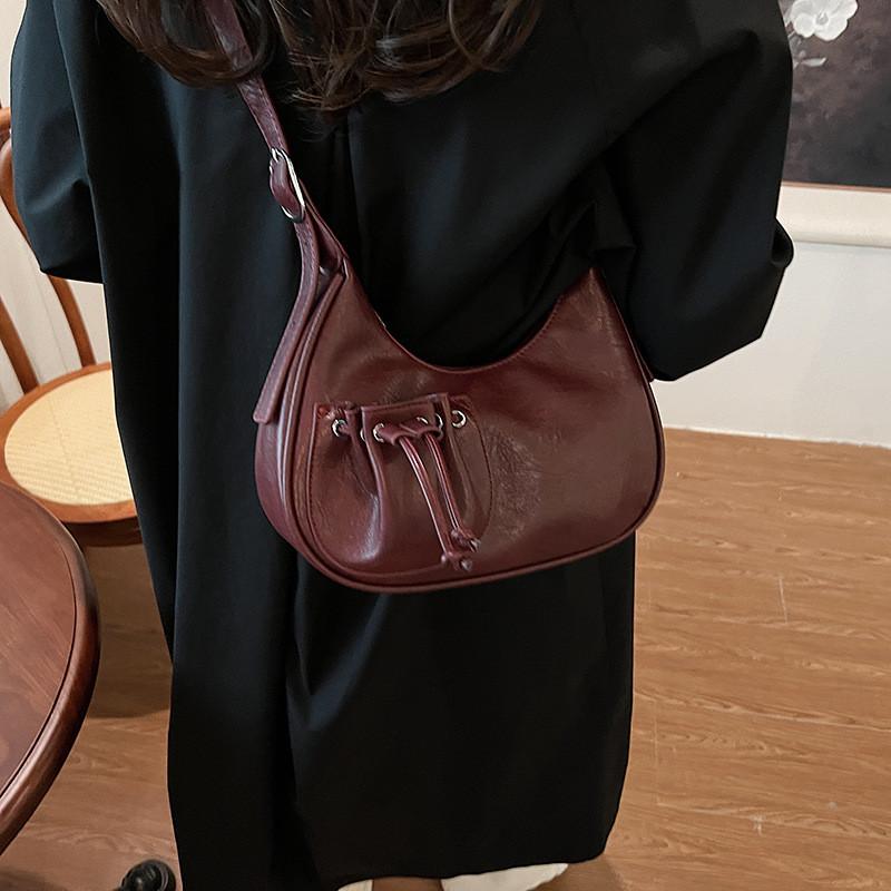 Ielgy Niche Design One-Shoulder Messenger Dumpling Bag Simple