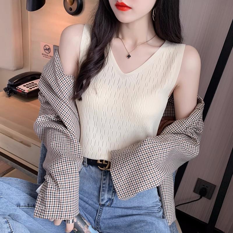 Halter Vest Women Wear Summer Thin V-neck Slim Fit with A Suit with A Bottom Ice Silk Knit Top