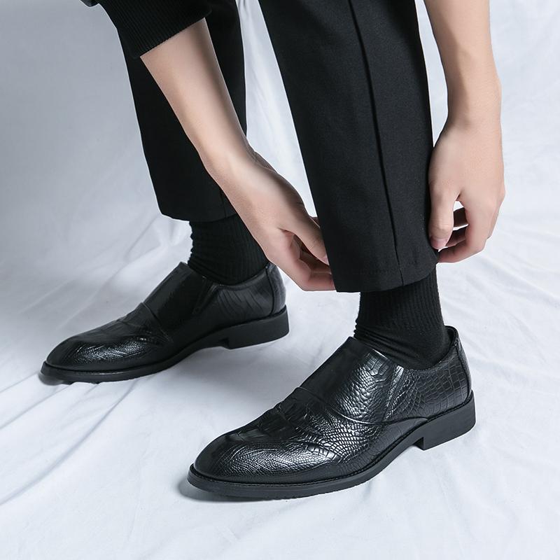 Designer Dress Shoes for Men Slip On Fashion Brand Business Casual Leather Shoes for Men Wedding Party Shoes Men Moccasins
