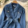 Осенняя новая корейская версия двубортной джинсовой куртки с тонким поясом на талии и краем листа лотоса с v-образным вырезом